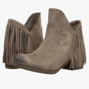 Not Rated Womens Braxton Ankle Bootie Sz 7.5 Suede Fringe Taupe